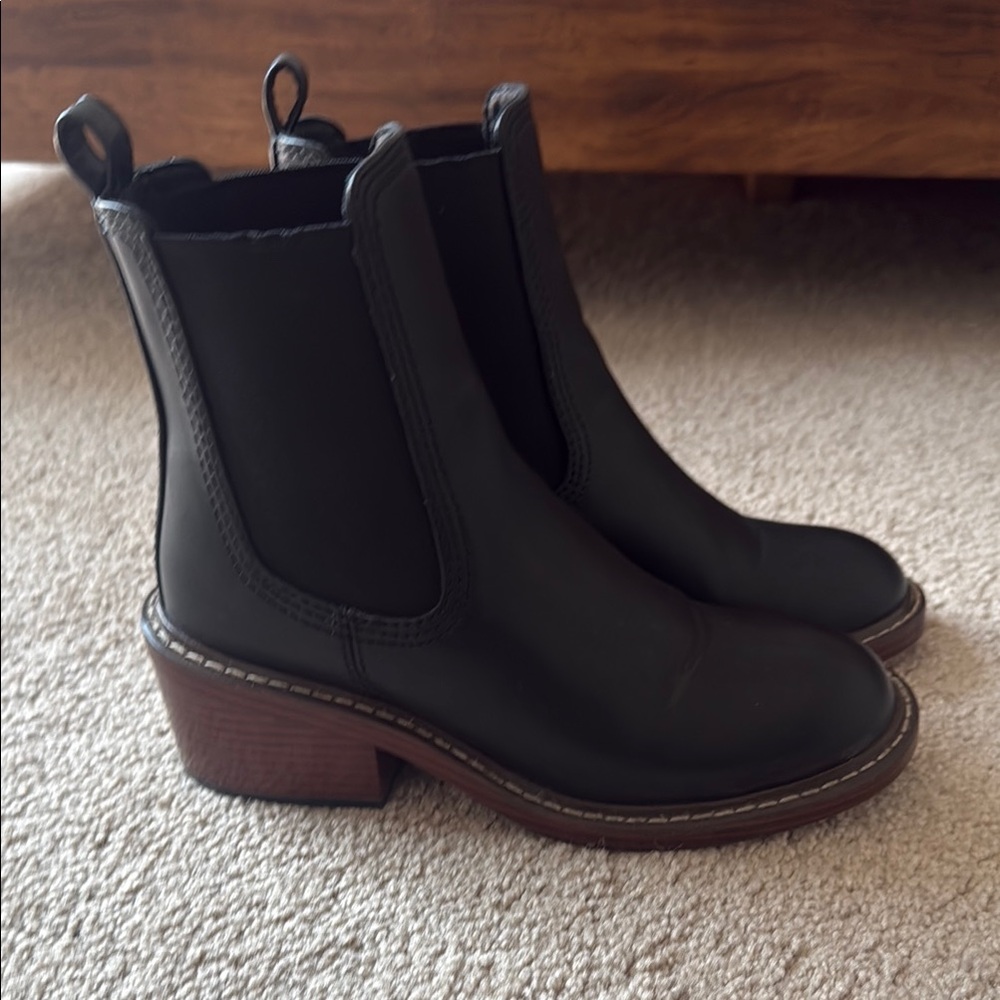 Steve Madden Black Ankle Boots with Elastic Panels
